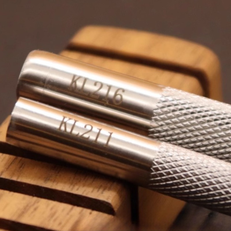 Sello de tallado de cuero con  - Leatherwork Embossing reseña y precio